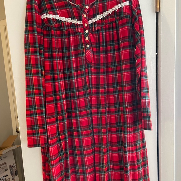 Secret Treasures Red Plaid Kids Nightgown Girl’s 10-12 - Picture 2 of 9